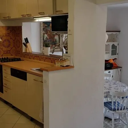 Holiday House / Private Beach بيت للعطل *