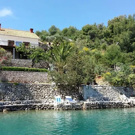 Holiday House / Private Beach * Bobovisca