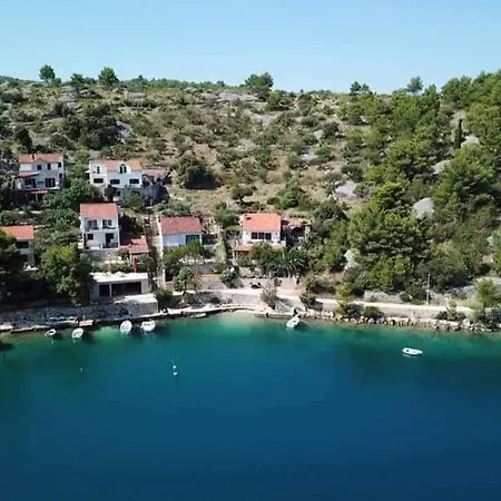 Holiday House / Private Beach Σπίτι διακοπών Bobovisca